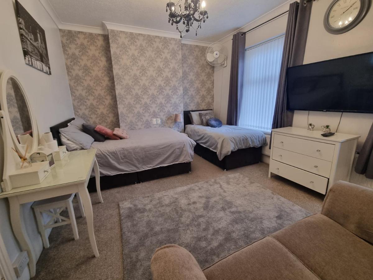 Private Luxury Double Room In Cardiff Exterior foto