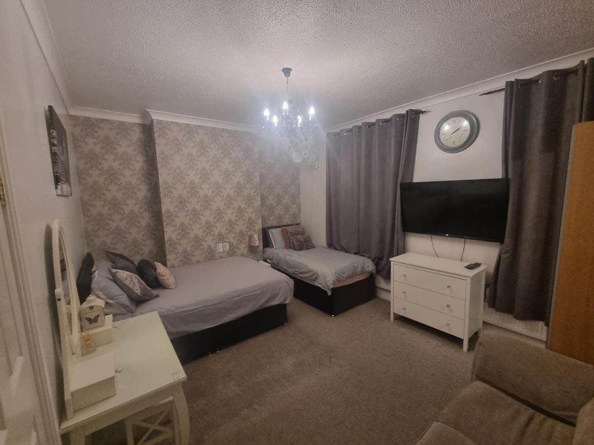 Private Luxury Double Room In Cardiff Exterior foto